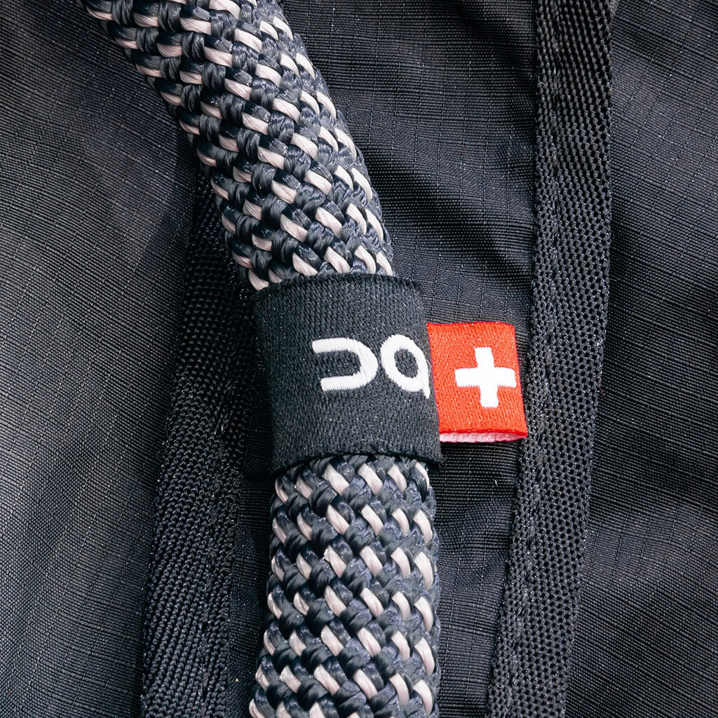 On x IKON Cargo Pack Magnet Black
