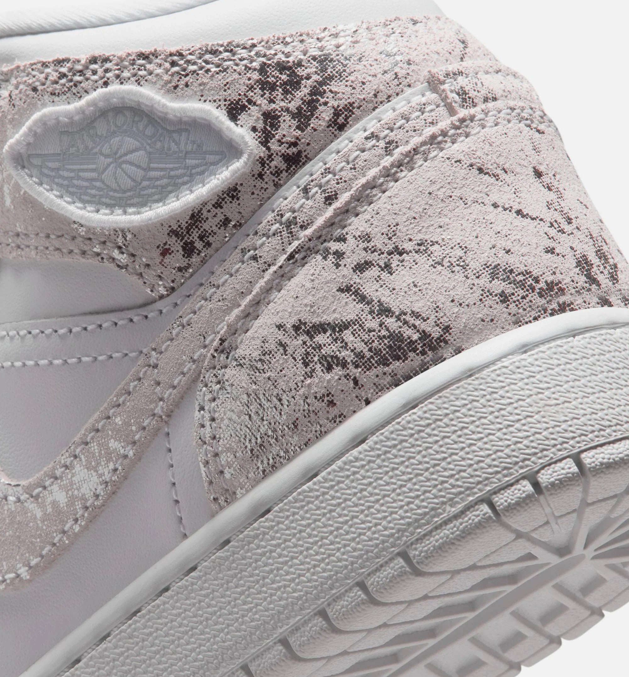 Air Jordan 1 Mid SE Grade School Lifestyle Shoe White Field Silver