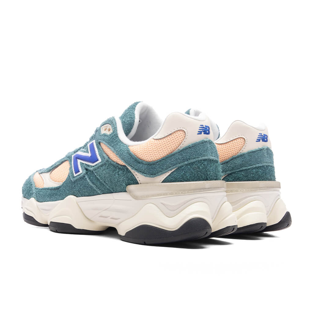 9060 GS New Spruce Peach Blossom Team Royal