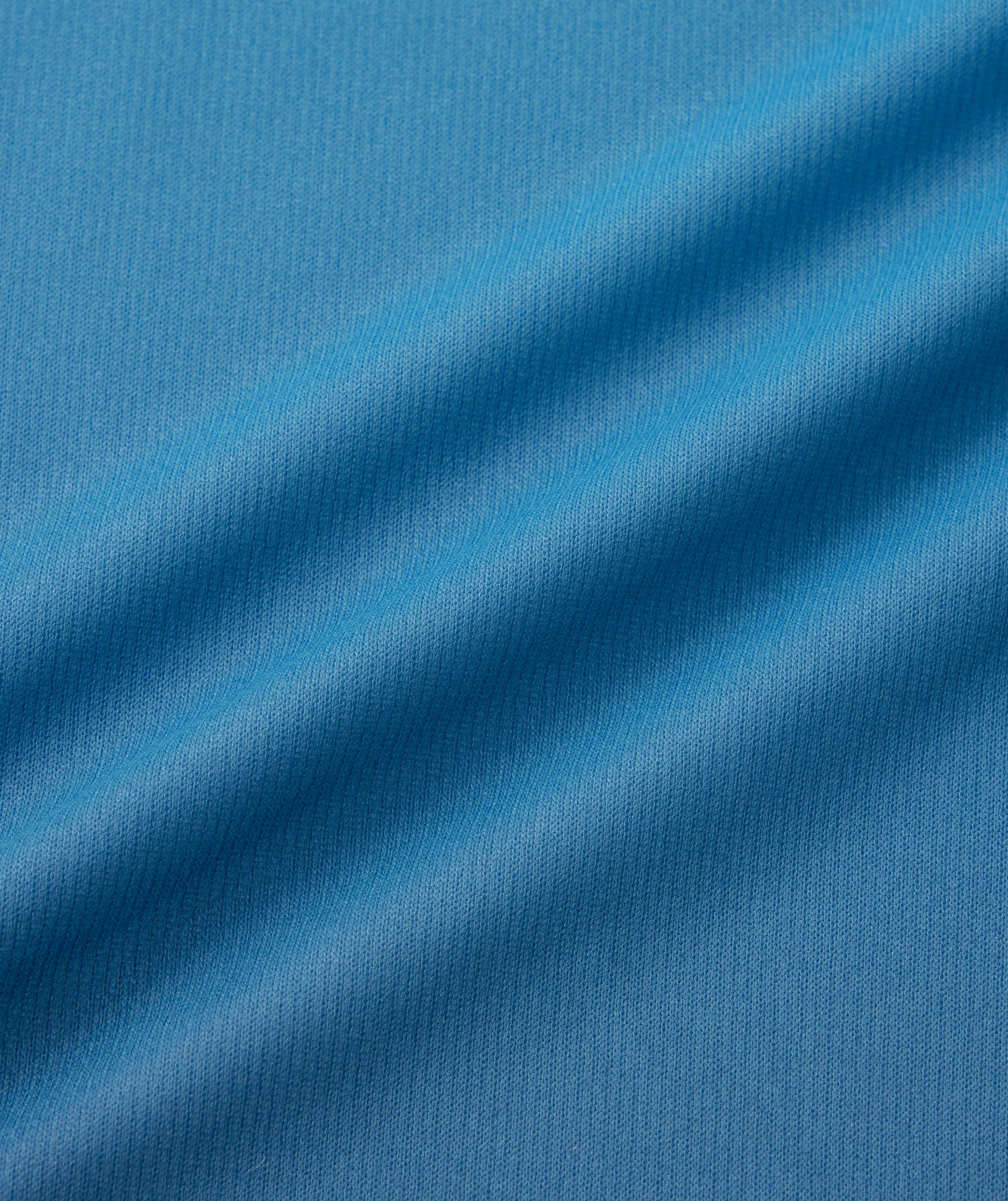 ISOMETRIC GRADIENT TOURNAMENT SHIRT