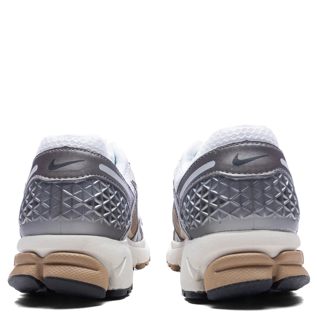 Zoom Vomero 5 Metallic Pewter Medium Ash Parachute Beige