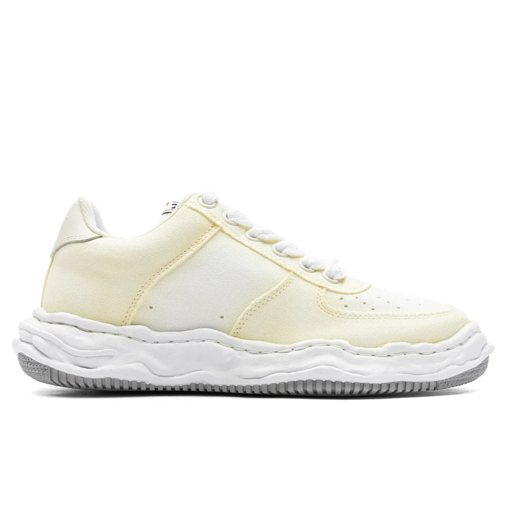 Wayne Low Top Sneakers White