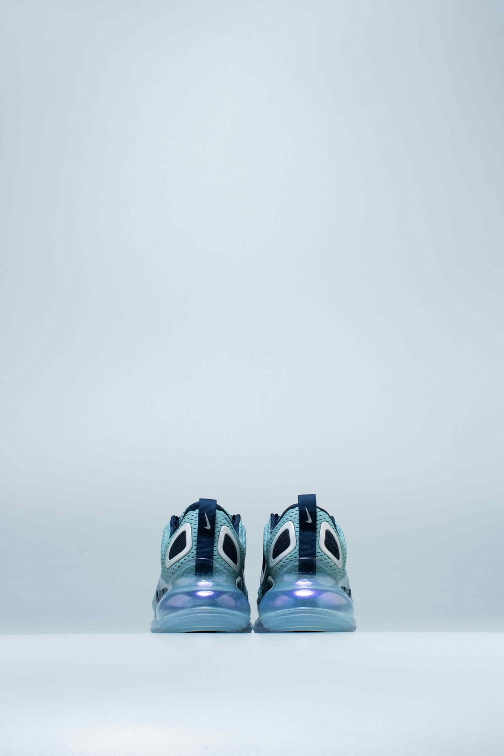 Air Max 720 Womens Shoe Metallic Silver Midnight