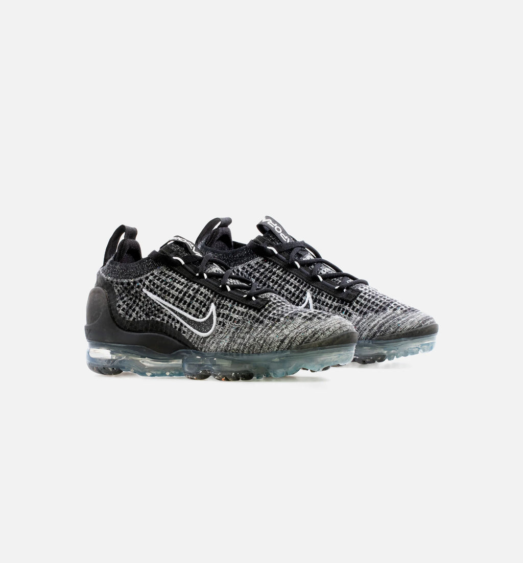 Air Vapormax 2021 Oreo Womens Lifestyle Shoe Black White Metallic Silver