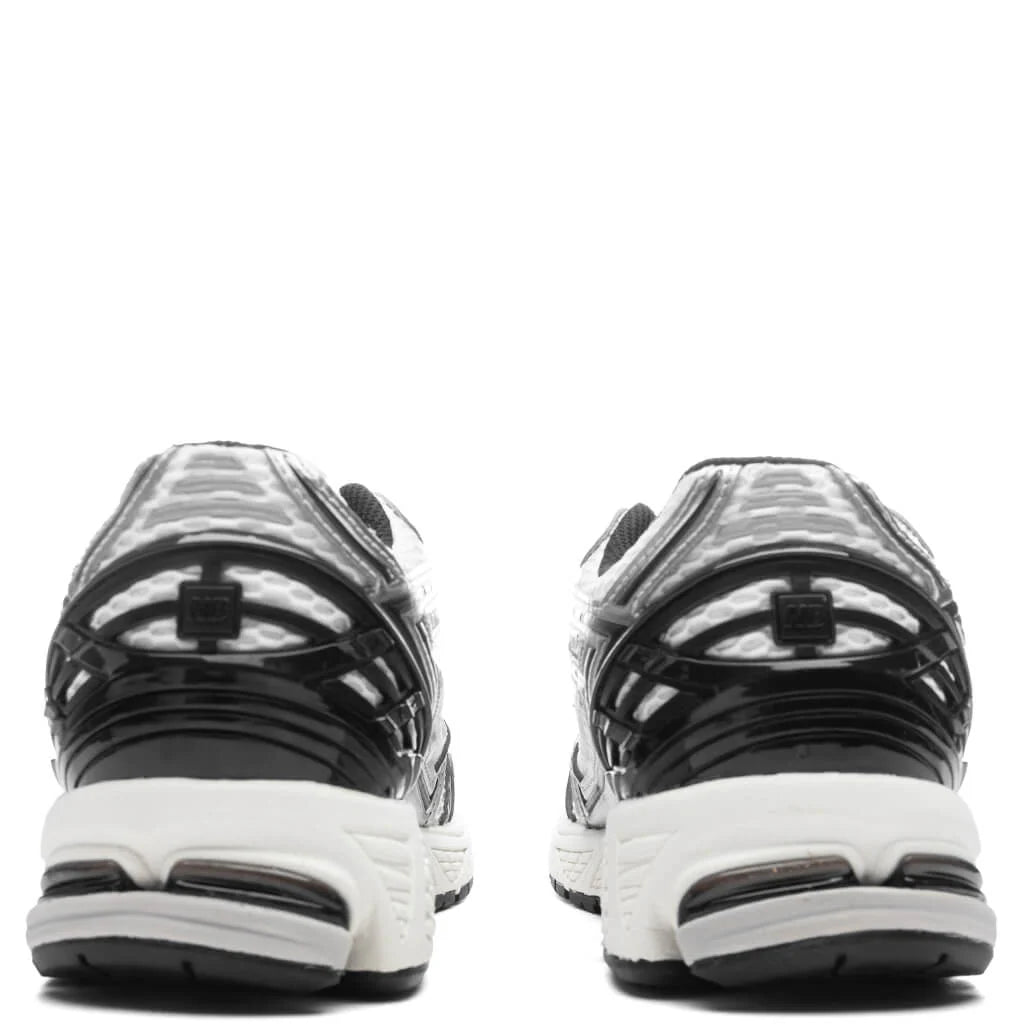 1906R Silver Metallic Black Sea Salt