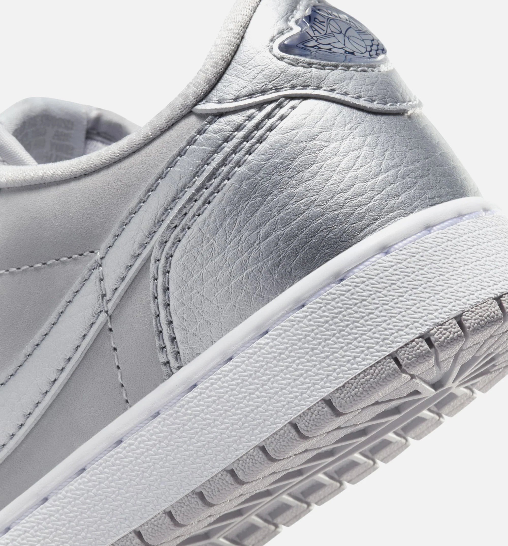 Air Jordan 1 Retro Low OG Silver Grade School Lifestyle Shoe Neutral Grey Metallic Silver White