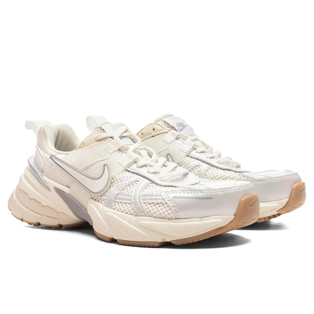 Womens V2K Run Sail Light Khaki Light Smoke Grey