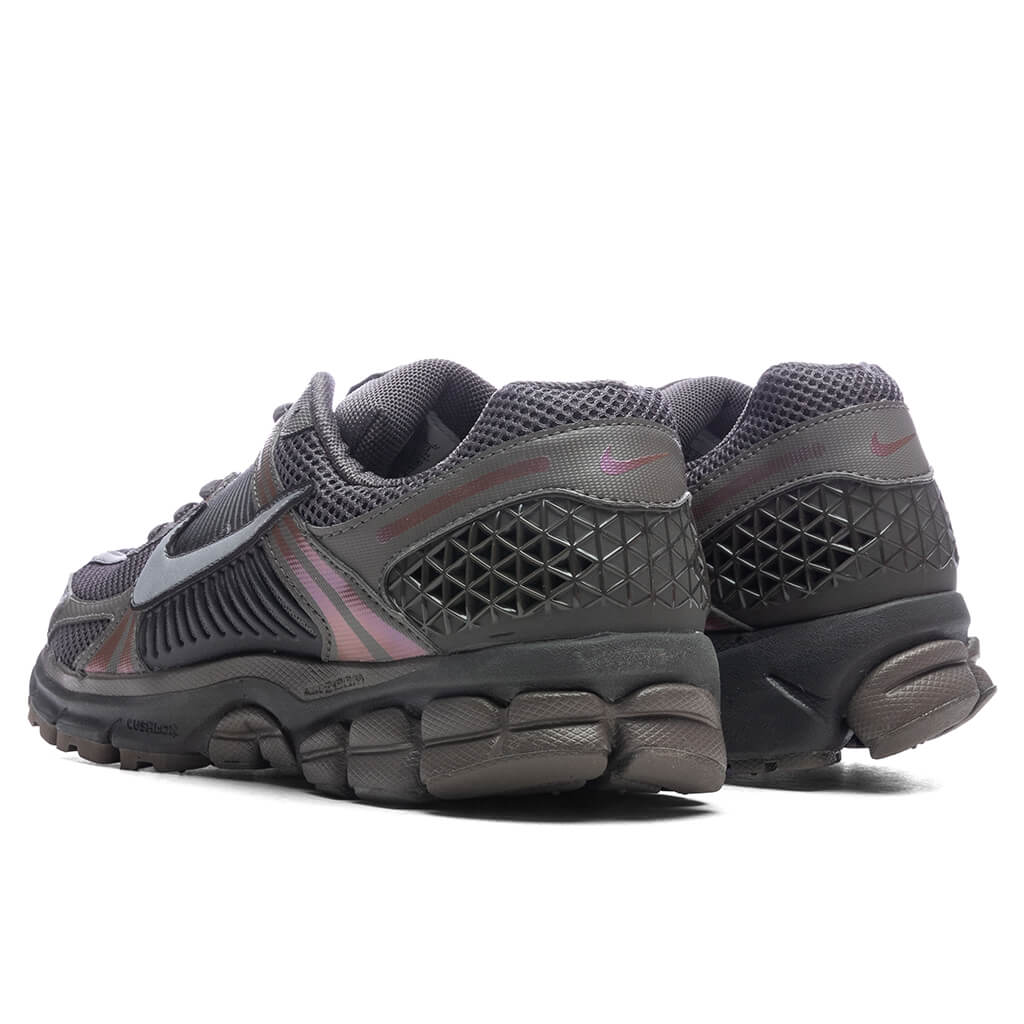 Zoom Vomero 5 Cave Stone Metallic Silver Multi Color