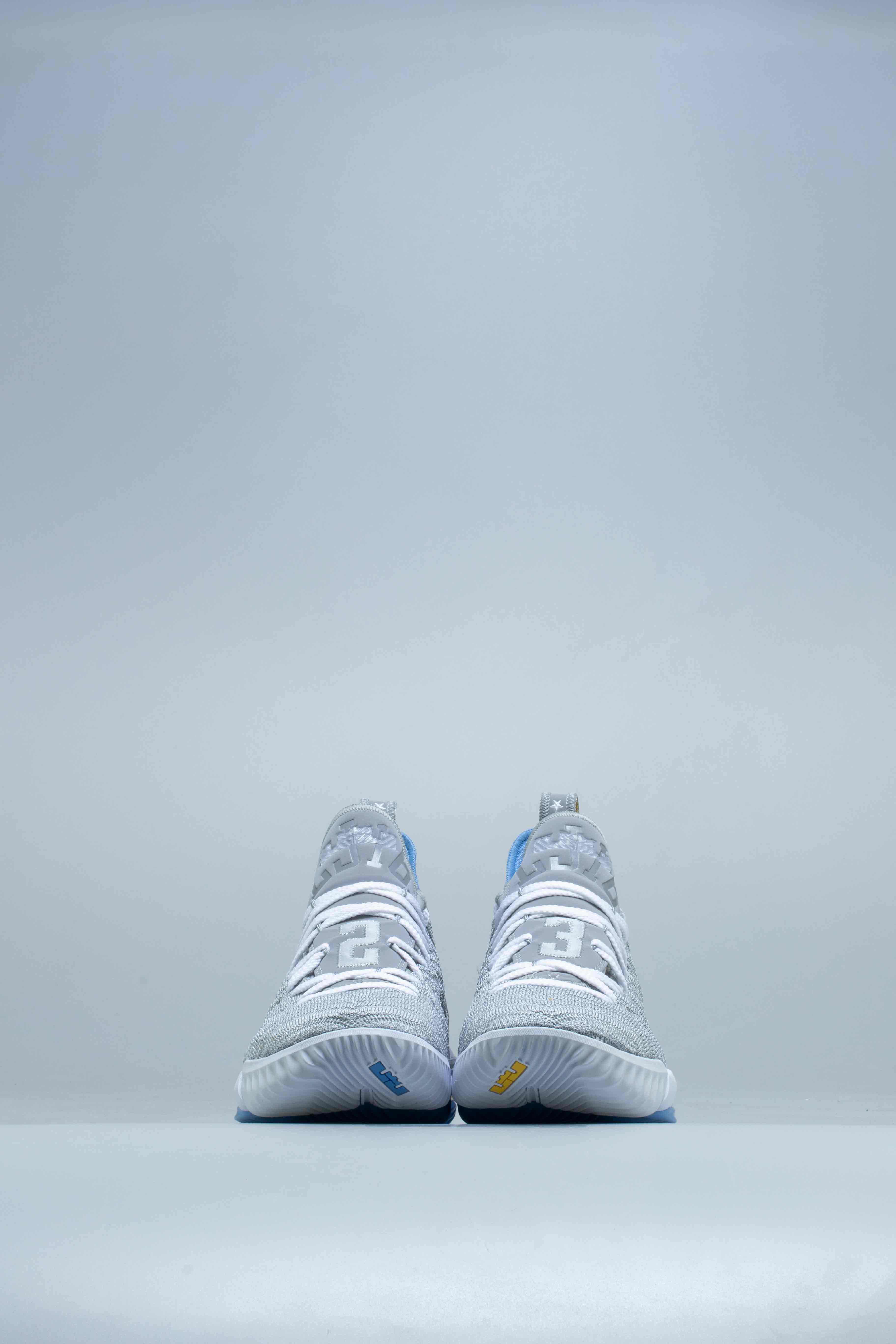 Lebron 16 Minneapolis Lakers Mens Shoe Wolf Grey White University Blue