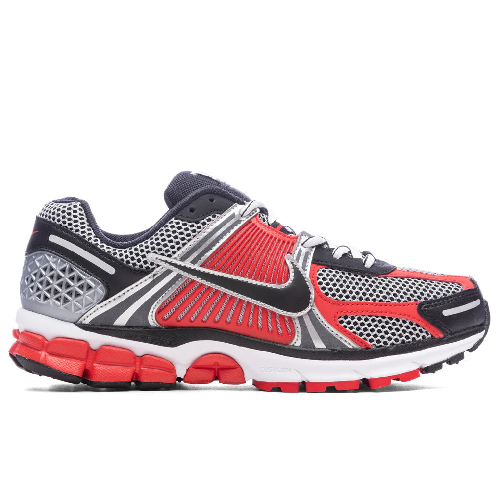 Zoom Vomero 5 Metallic Silver Black University Red