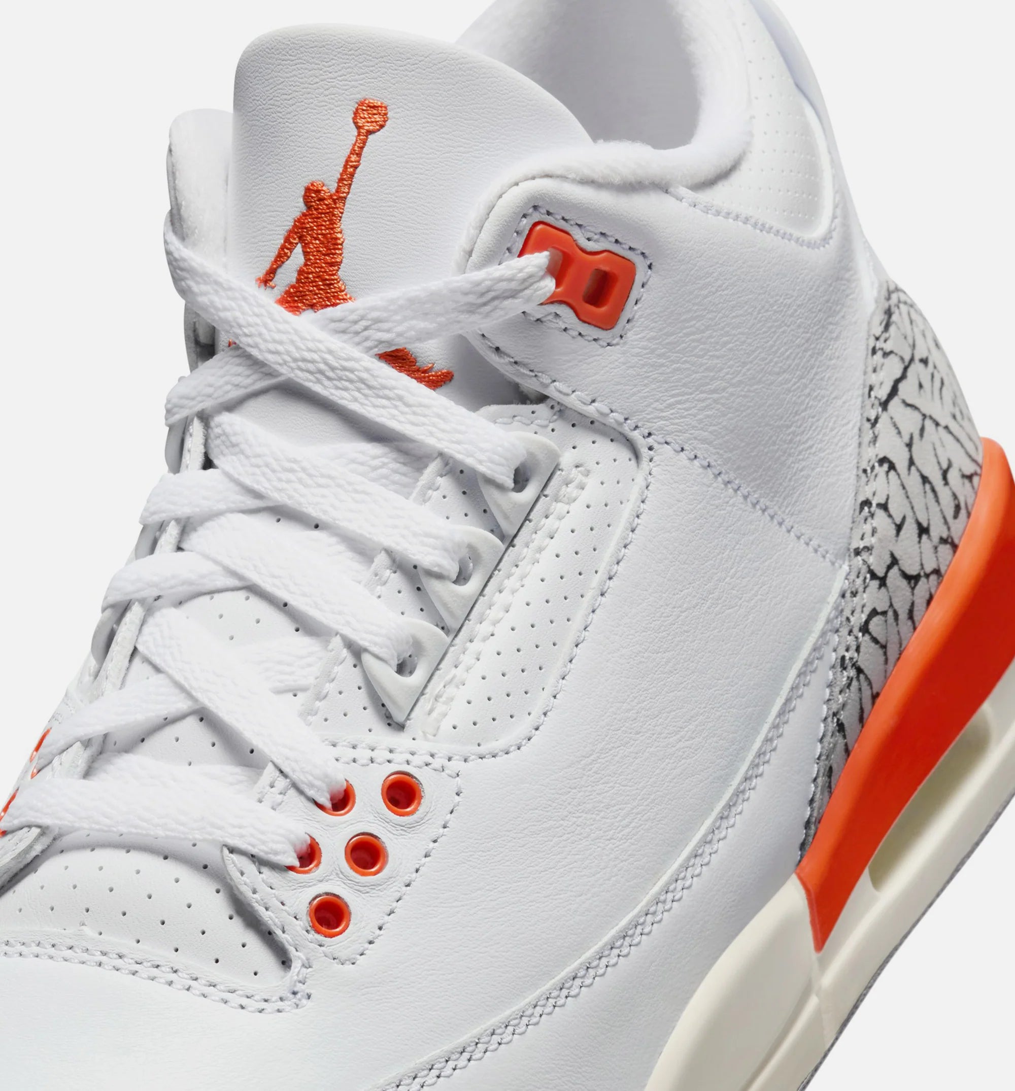 Air Jordan 3 Retro Georgia Peach Womens Lifestyle Shoe White Cosmic Clay Sail Cement Grey