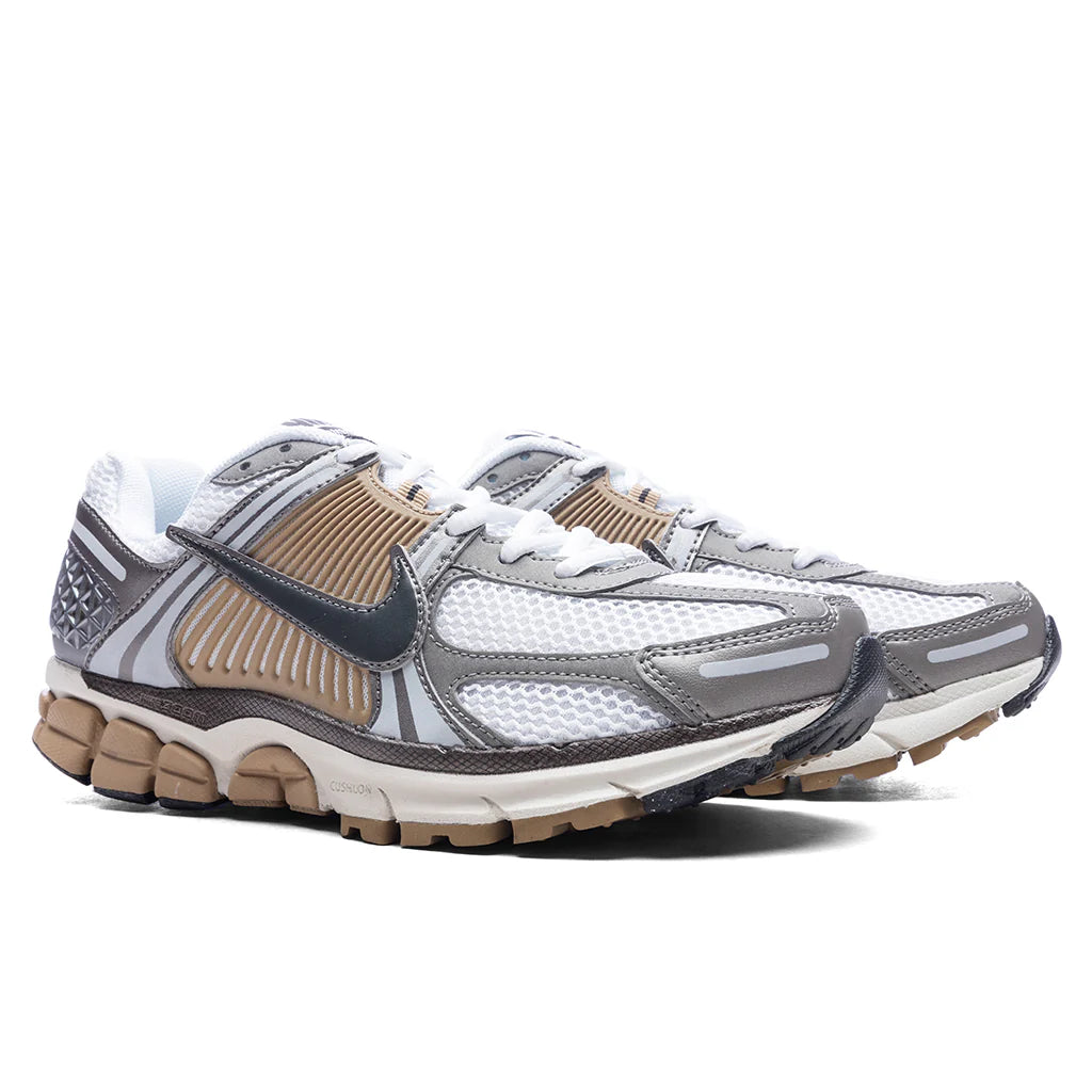 Zoom Vomero 5 Metallic Pewter Medium Ash Parachute Beige