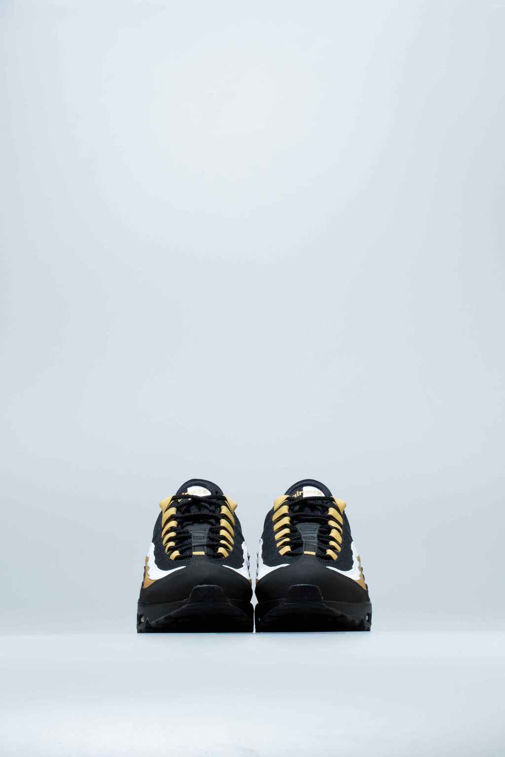 Air Max 95 Womens Shoe Black Gold White