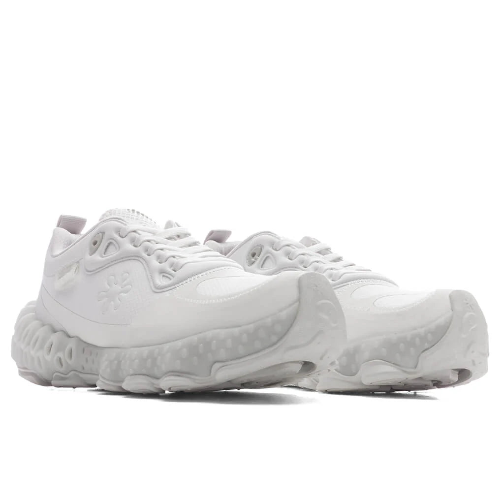 Salehe Bembury x SPUNGE Osmosis Feta White White White