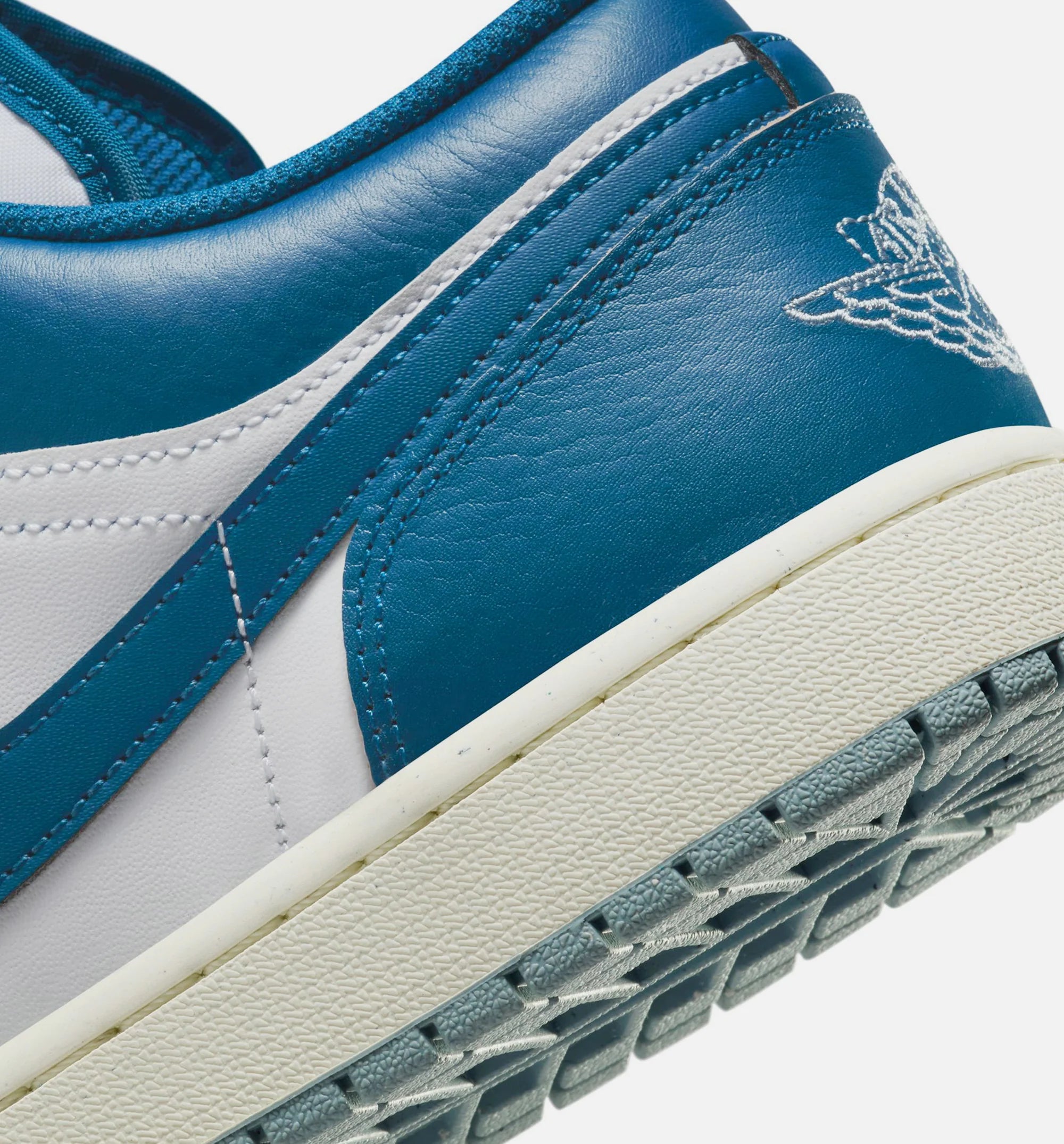 Air Jordan 1 Low SE Industrial Blue Mens Lifestyle Shoe White Blue Grey Sail Industrial Blue