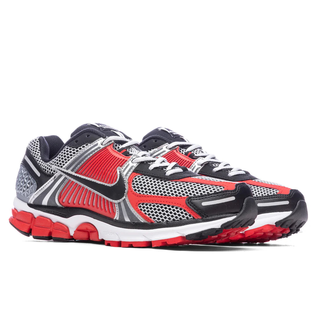 Zoom Vomero 5 Metallic Silver Black University Red