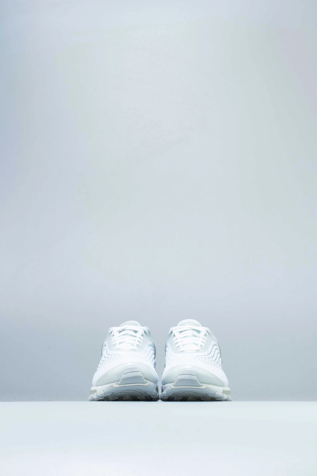 Air Max Deluxe Mens Shoes White Sail Pure Platinum
