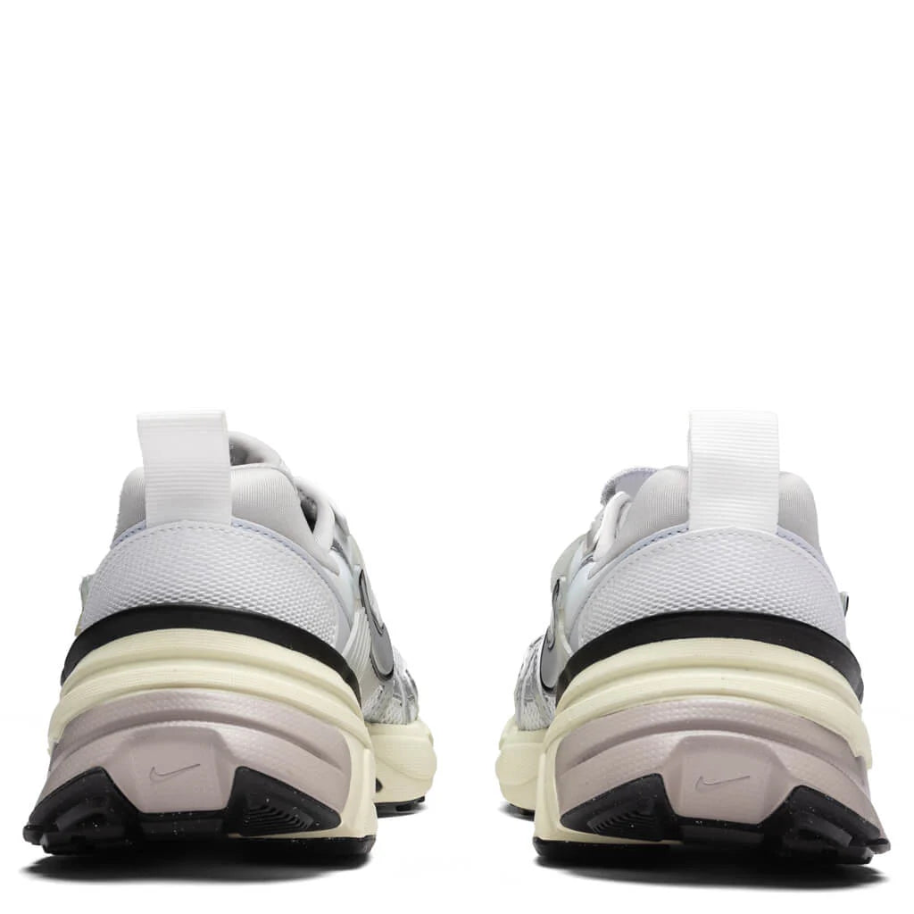 V2K Run Summit White Metallic Silver