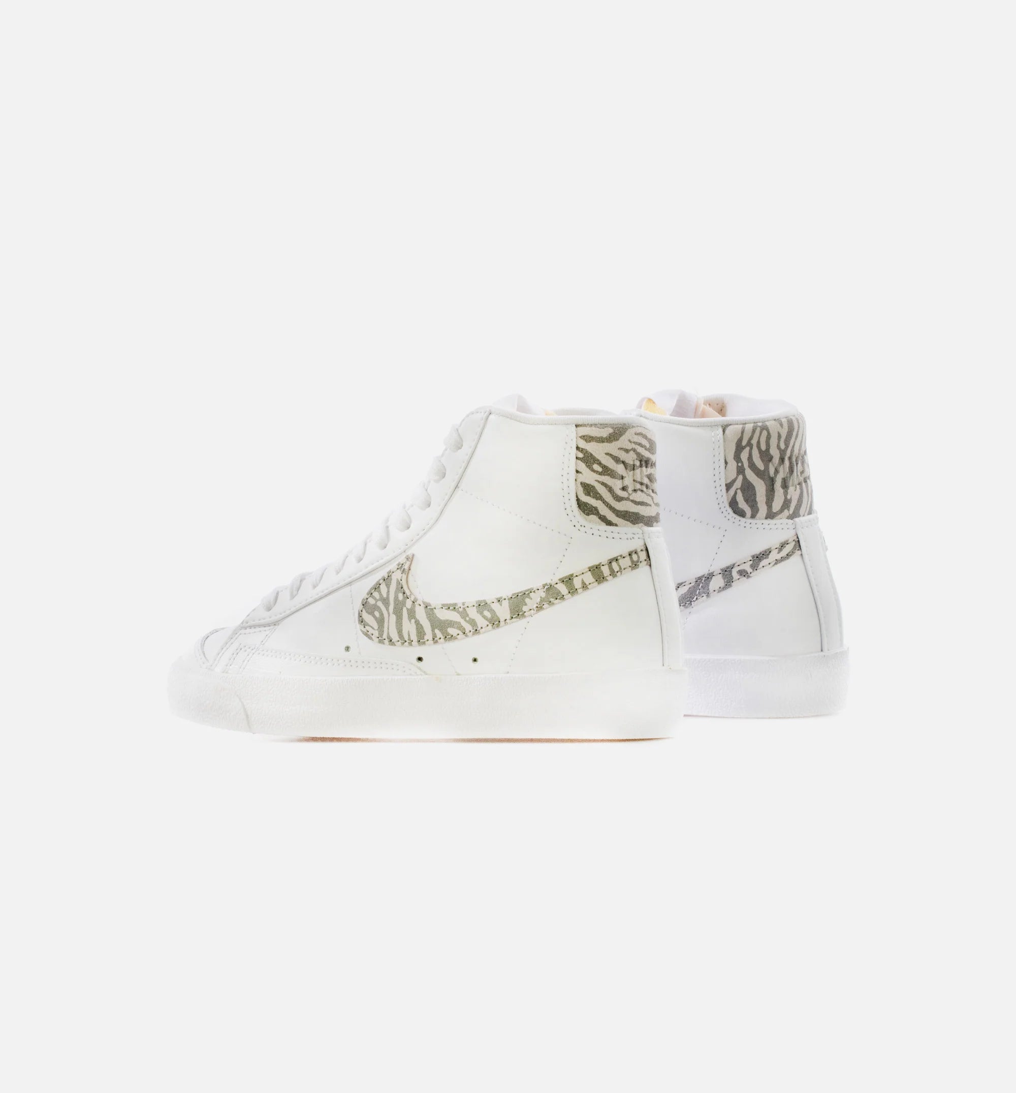 Blazer Mid 77 SE Womens Lifestyle Shoe White Particle Grey Black Summit White