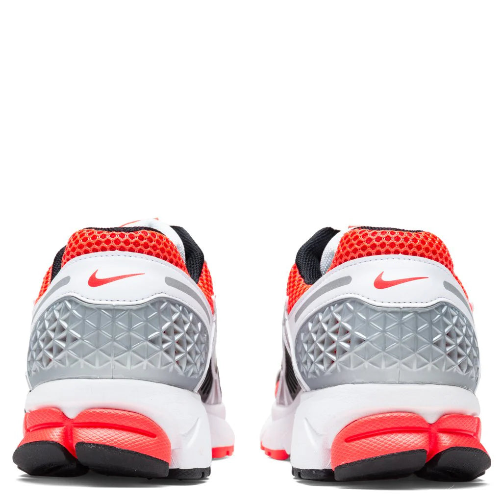 Zoom Vomero 5 SE Bright Crimson Black