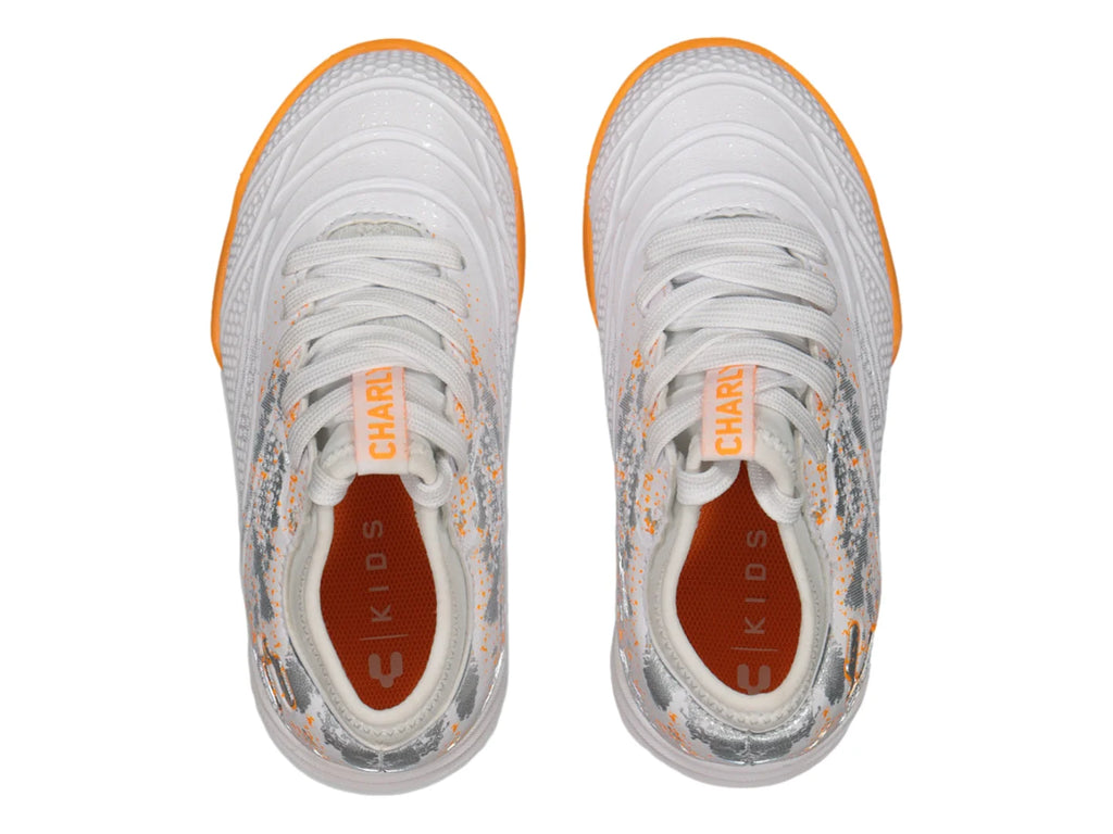 Tenis de Fútbol Charly TF Blanco y Naranja para Niño