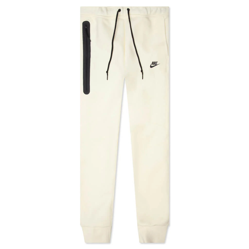 Sportswear Tech Fleece Slim Fit Joggers Coconut Milk Black