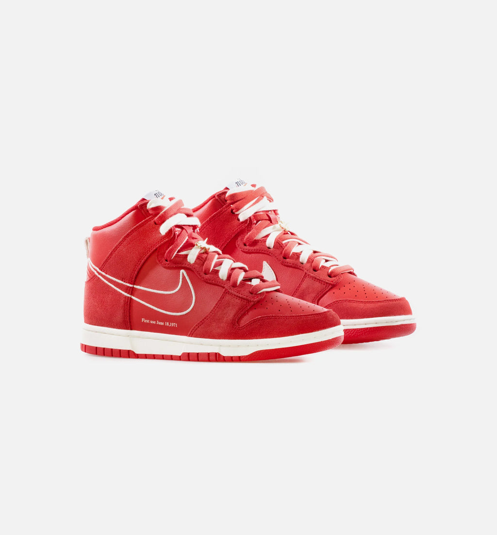 Dunk High SE First Use University Red Mens Lifestyle Shoe Red Sail