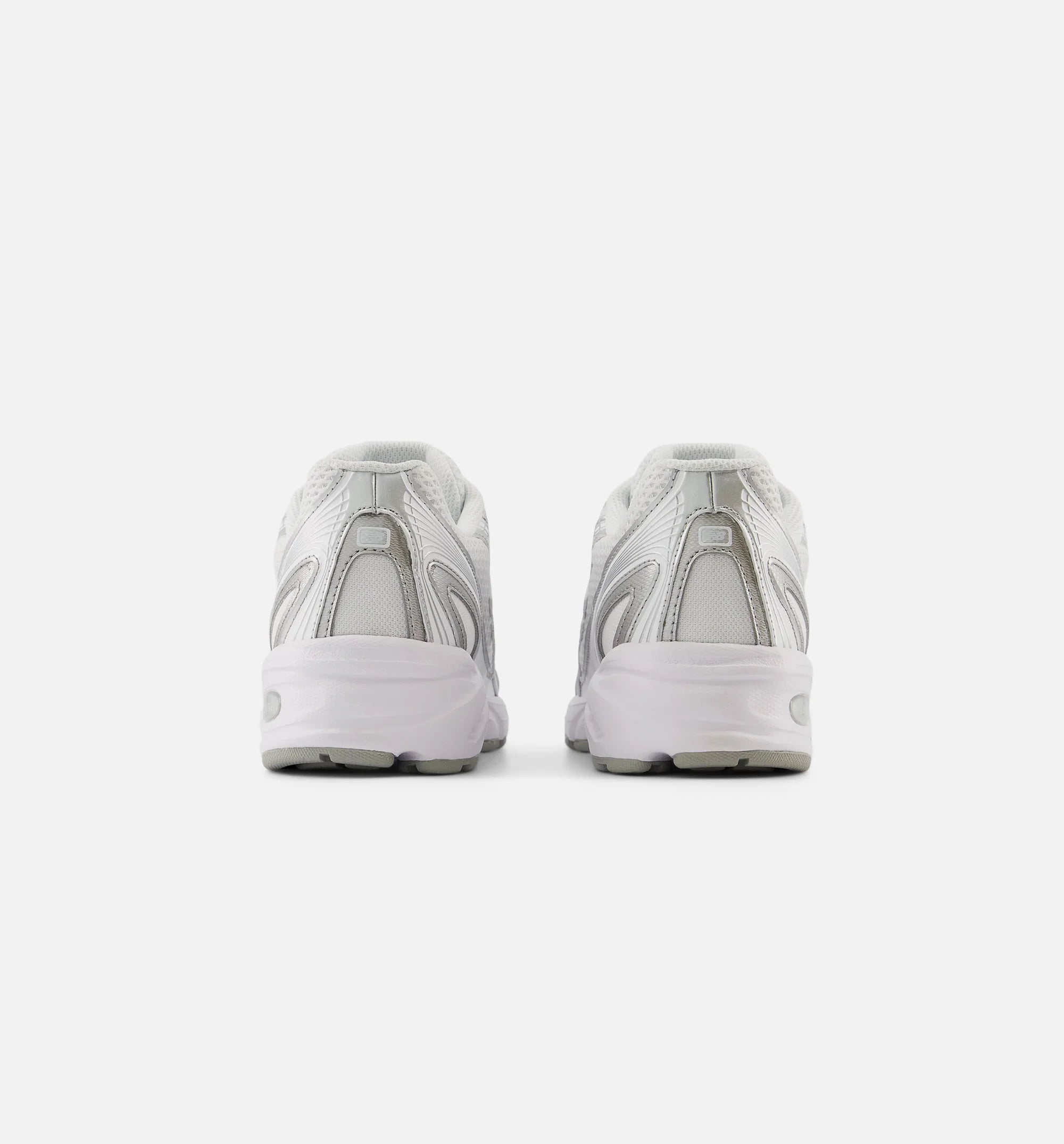 740 White Silver Mens Lifestyle Shoe White Silver Metallic Reflection