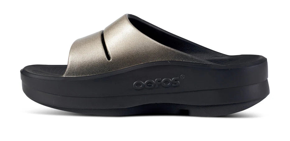 Oofos Womens OOmega OOahh Luxe Sandal