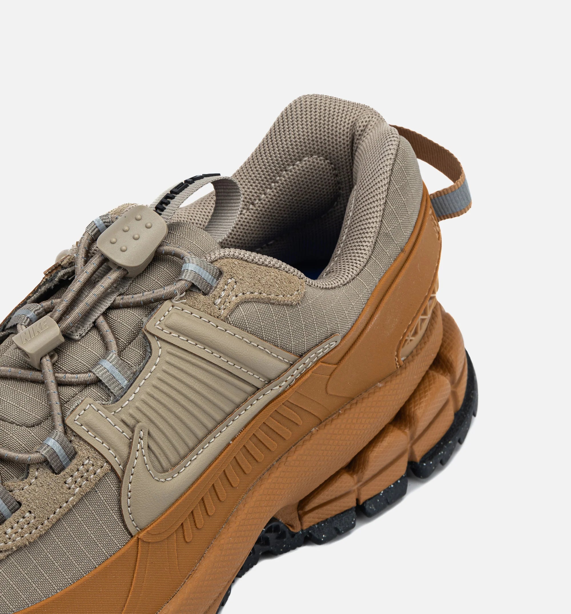 Zoom Vomero Roam Winterized Womens Lifestyle Shoe Flax Khaki Anthracite University