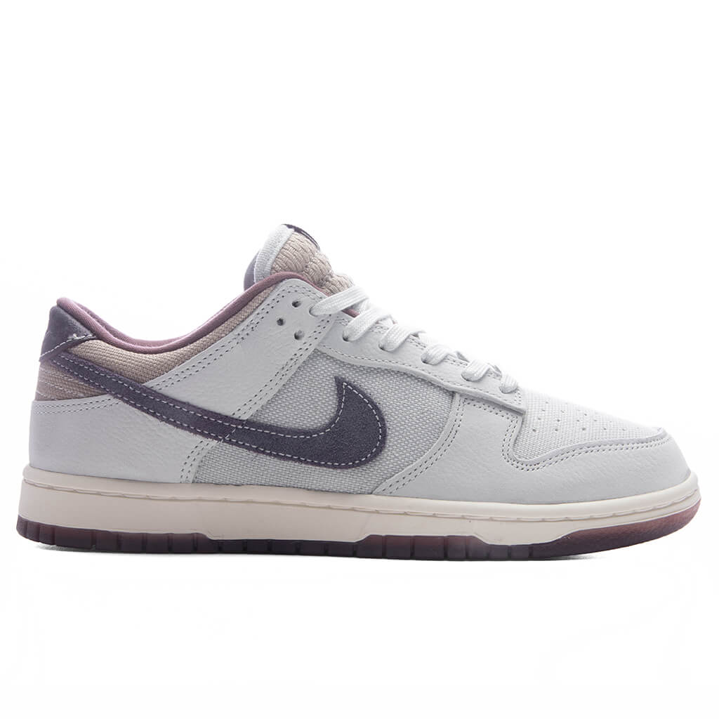 Dunk Low Retro SE Off White Dark Raisin Spruce Aura
