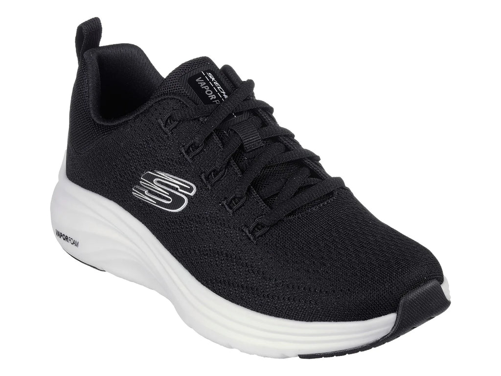 Tenis Skechers Vapor Foam Negro con Blanco para Mujer